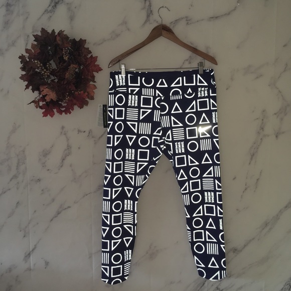 Nike Pants - Nike Reflective Epic Lux Flash Printed Leggings